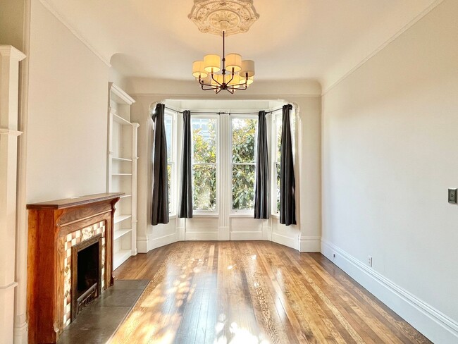 Building Photo - Huge 3BR/1.5BA Full Floor NOPA Flat! Laund...