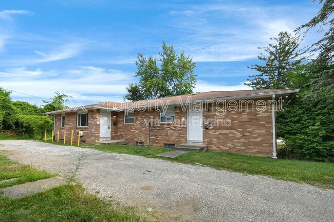 Building Photo - 1731 Elaine Rd