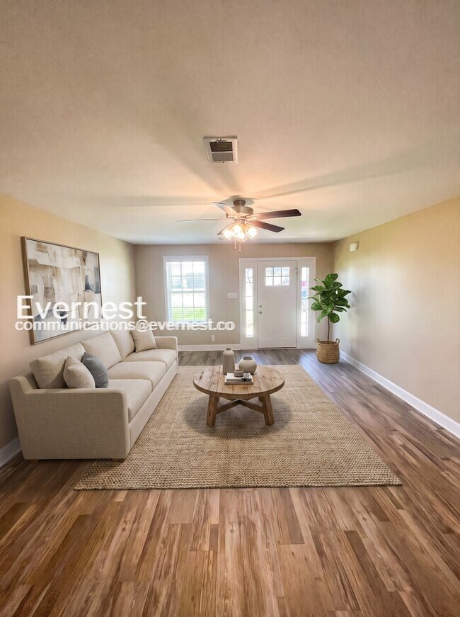 Building Photo - Limited Time Special Offer / 5 Bed, 2.5 Bath Home with Garage / Pet-Friendly / Vouchers Accepted ...