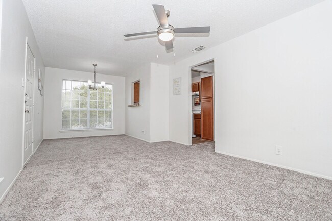 Building Photo - Big Rock