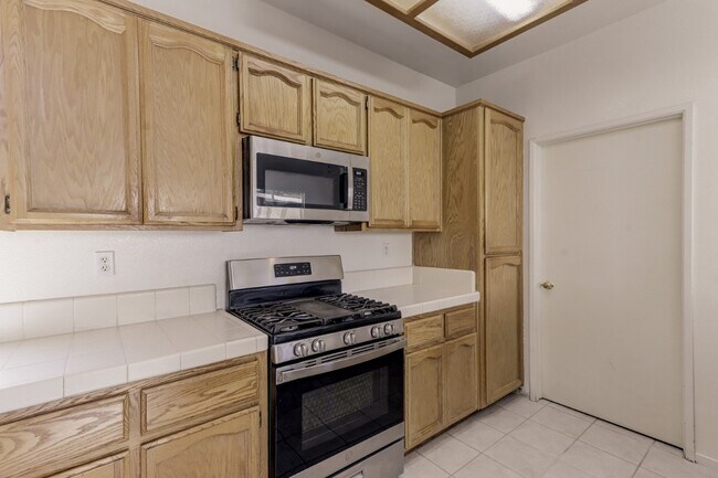 Foto del edificio - 9392 Lakepoint Dr