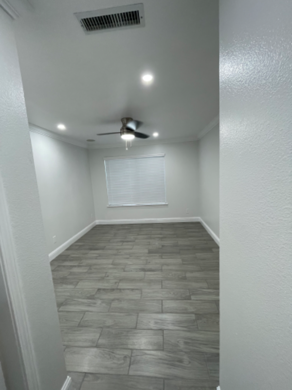 Building Photo - 5589 W Los Altos Ave
