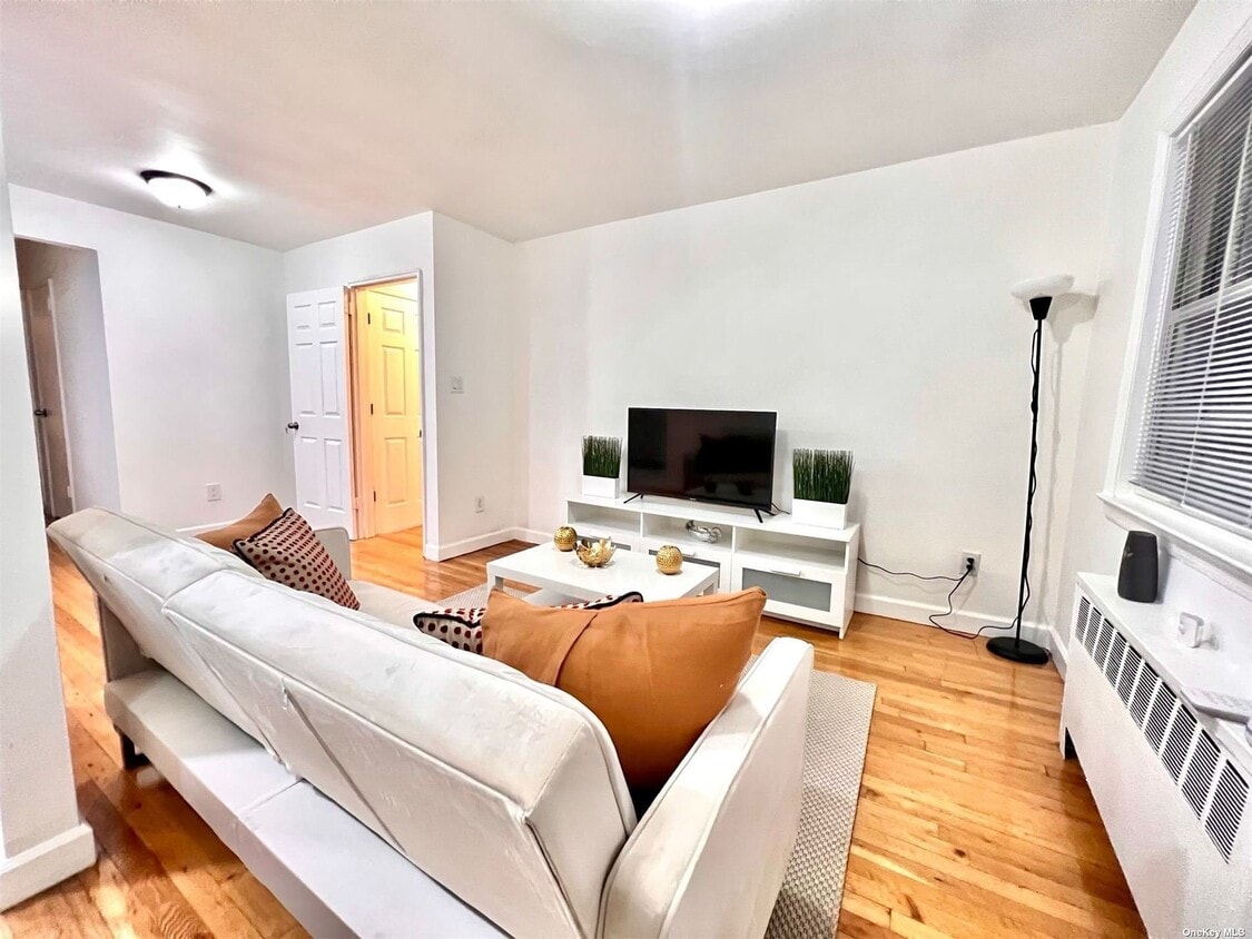 2952 Gunther Ave, The Bronx, NY 10469 Room for Rent in The Bronx, NY