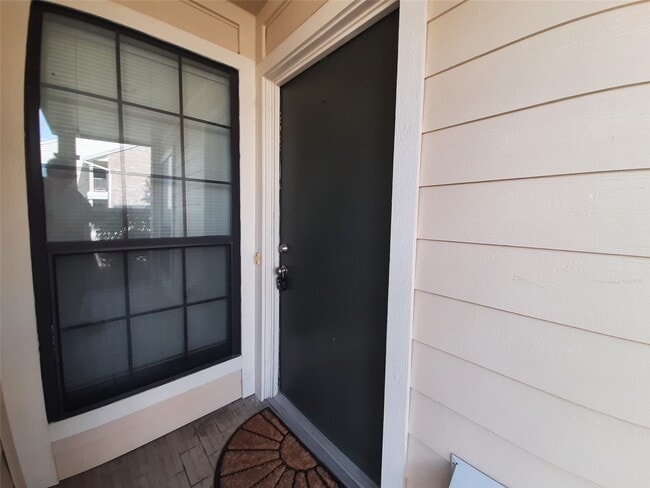 Building Photo - 767 Bering Dr