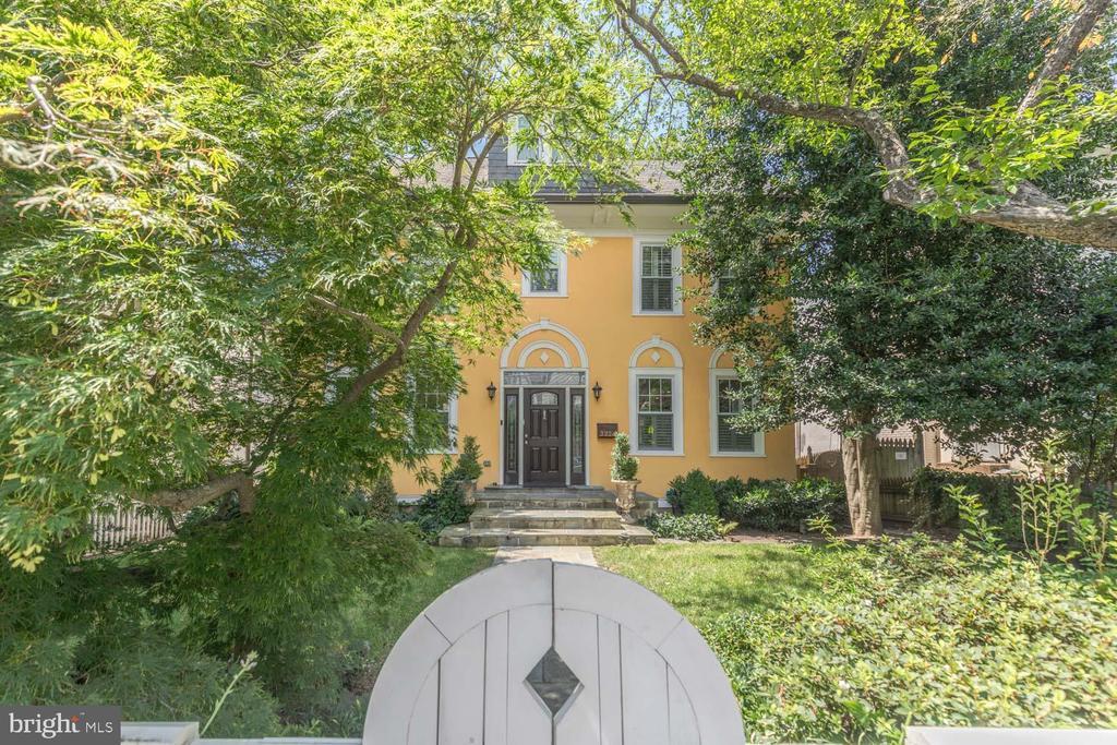 Foto principal - 3224 Cleveland Ave NW
