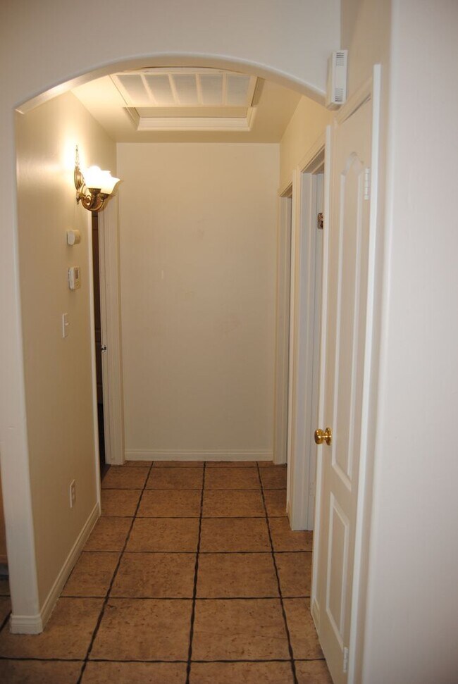 Foto del edificio - 328 Sherman Peak Dr