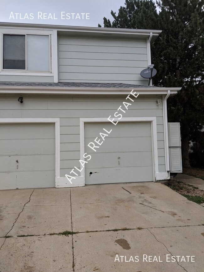 Foto del edificio - Ready now: 2 bed 1 Bath with Garage and To...