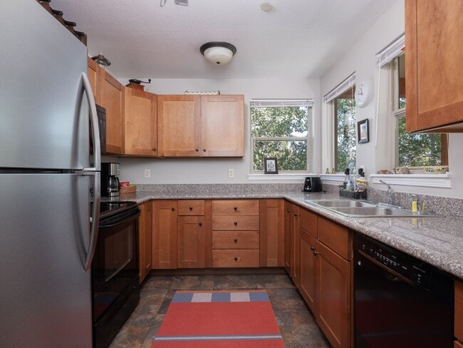 Building Photo - 7552 Mountain Laurel Dr