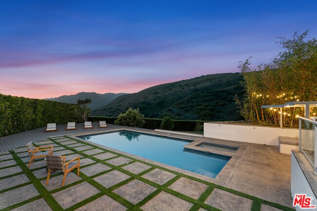 Building Photo - 6047 Cavalleri Rd