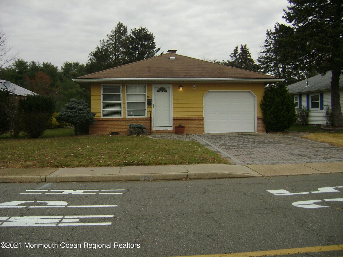 164 Charlotteville Dr S, Toms River, NJ 08757 House Rental in Toms