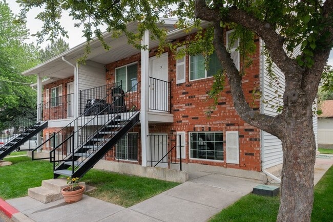 Building Photo - 1729 N 200 W