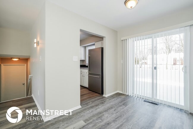 Foto del edificio - 6373 Faircrest Rd