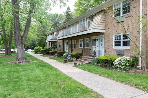 Building Photo - 363 Cranbury Rd