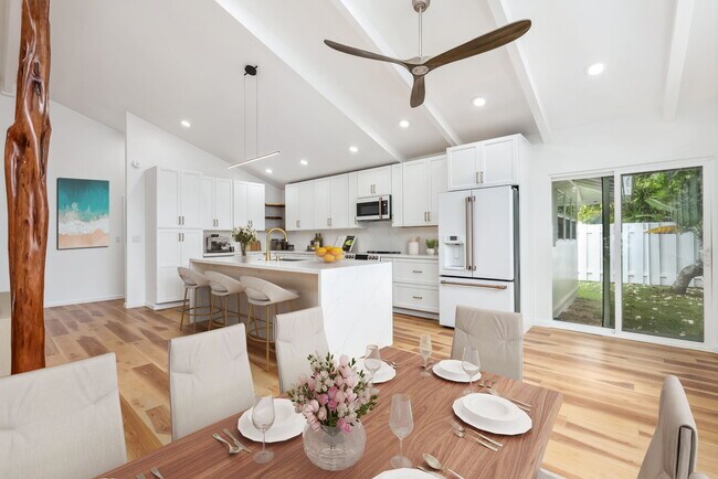 Building Photo - 572 N Kalaheo Ave