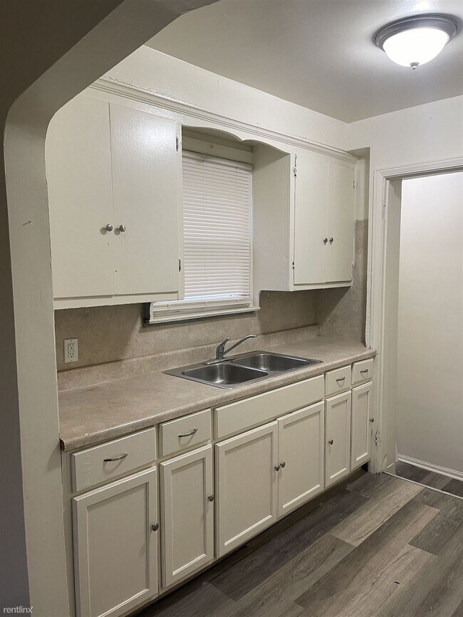 Foto del edificio - 3 br, 1 bath House - 19429 Beland St