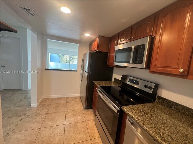 Foto del edificio - 9371 Fontainebleau Blvd