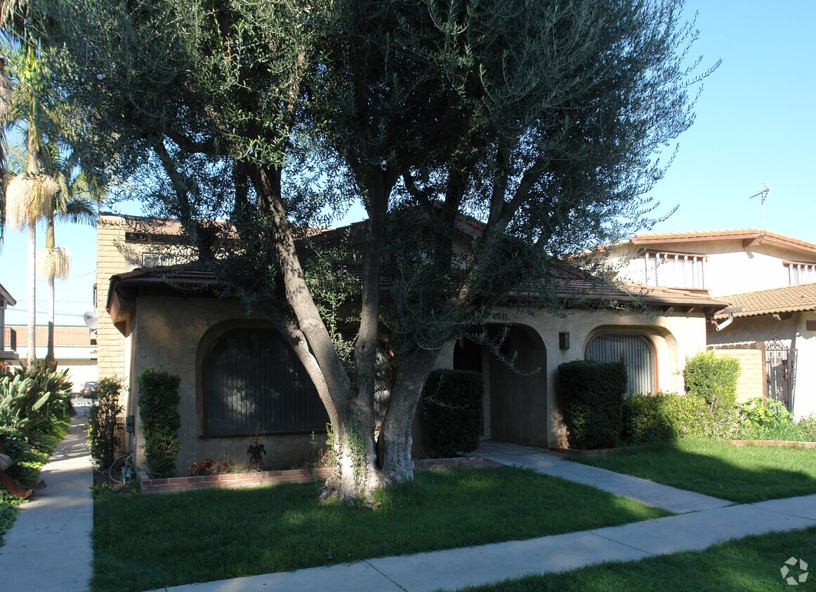 Building Photo - 3611 Green Ave