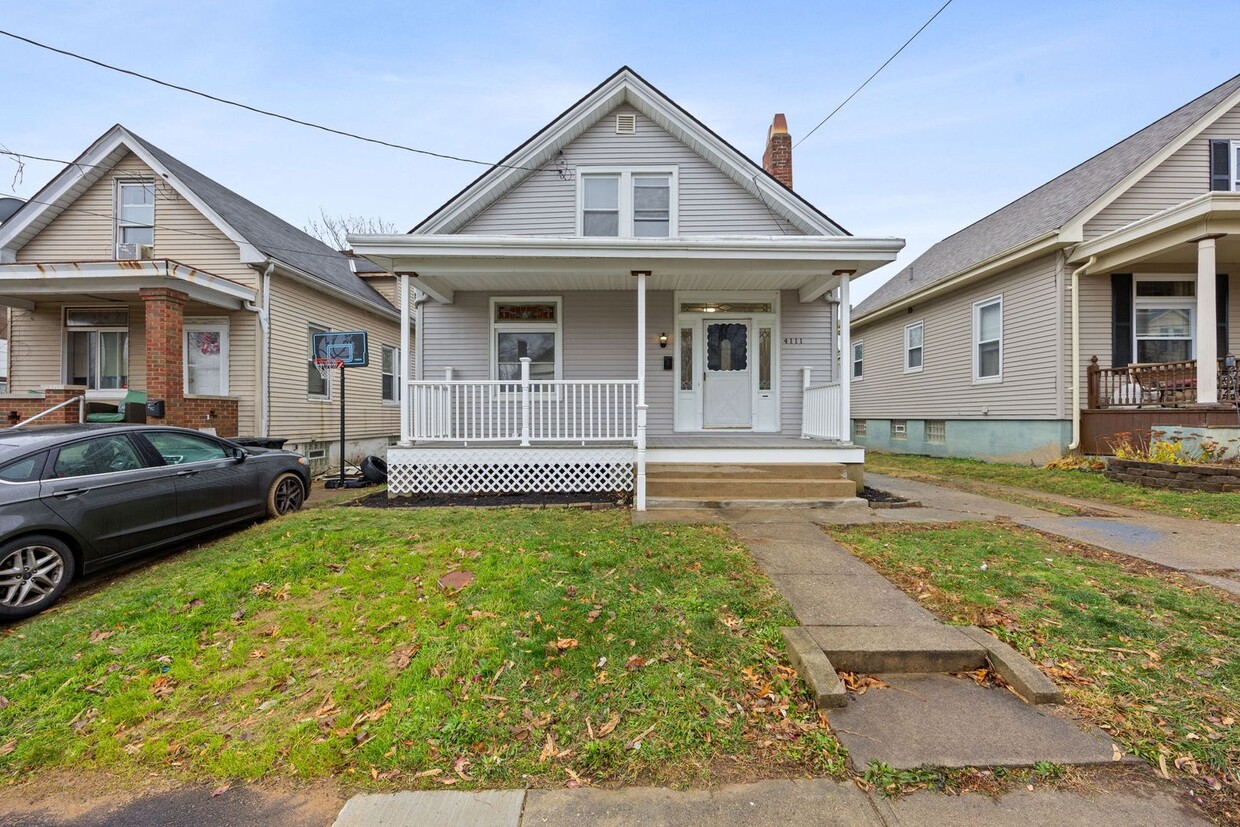 Primary Photo - PRICE HILL - Cute 3 bedroom 1 bath