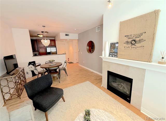 Building Photo - 2700 E Cherry Creek S Dr