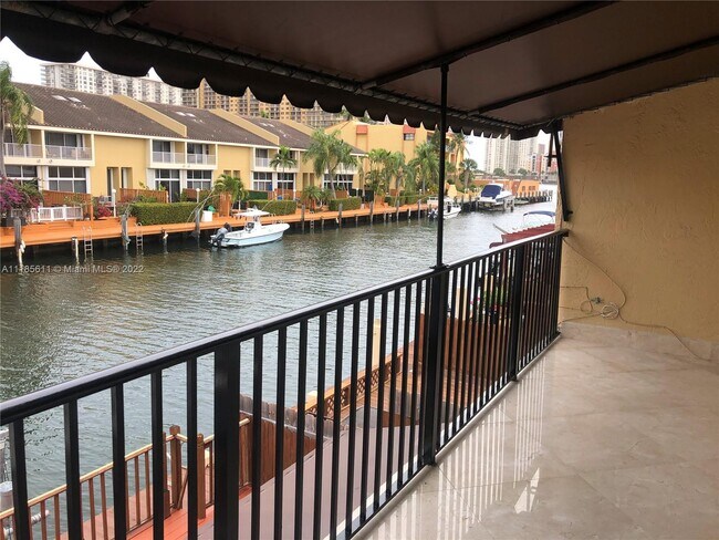 Foto del edificio - 3875 NE 167th St