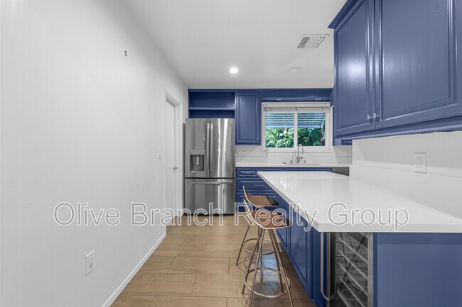Foto del edificio - 257 Lupine Pl