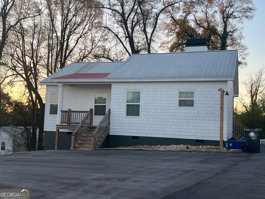 Primary Photo - 626 Liberty Pk Dr