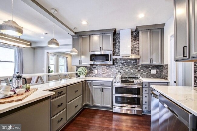 Building Photo - 4415 Bradley Ln