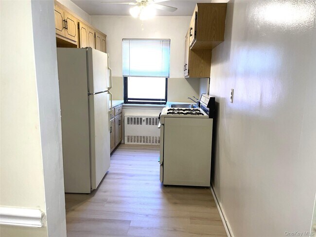 Foto del edificio - 22 Lawrence Dr