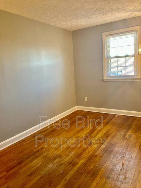 Building Photo - 2224 Redthorn Rd