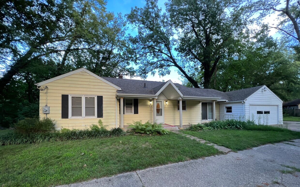 1004 Vineland Rd, Saint Joseph, MI 49085 House Rental in Saint Joseph, MI