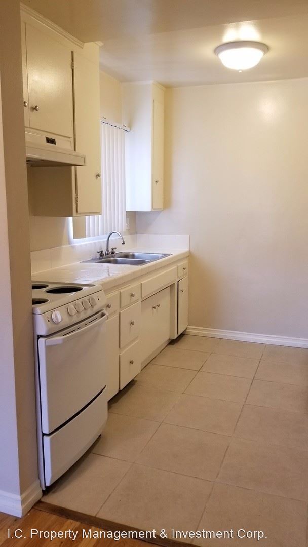 Building Photo - 308 N Avenue 66