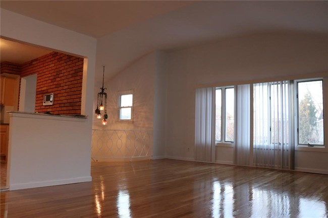 Building Photo - 117 Leverett Ave