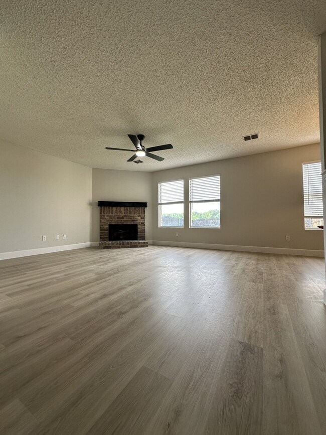 Foto del edificio - 1536 Melrose Ln