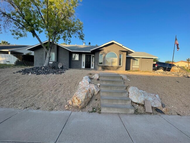 Building Photo - 1040 N 2000 W