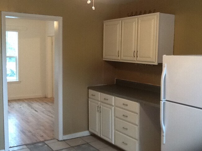 Foto del edificio - Charming 1 Bedroom, 1 Bath Apartment – Wal...