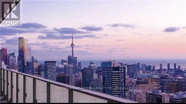 Photo du bâtiment - 42 Charles St E