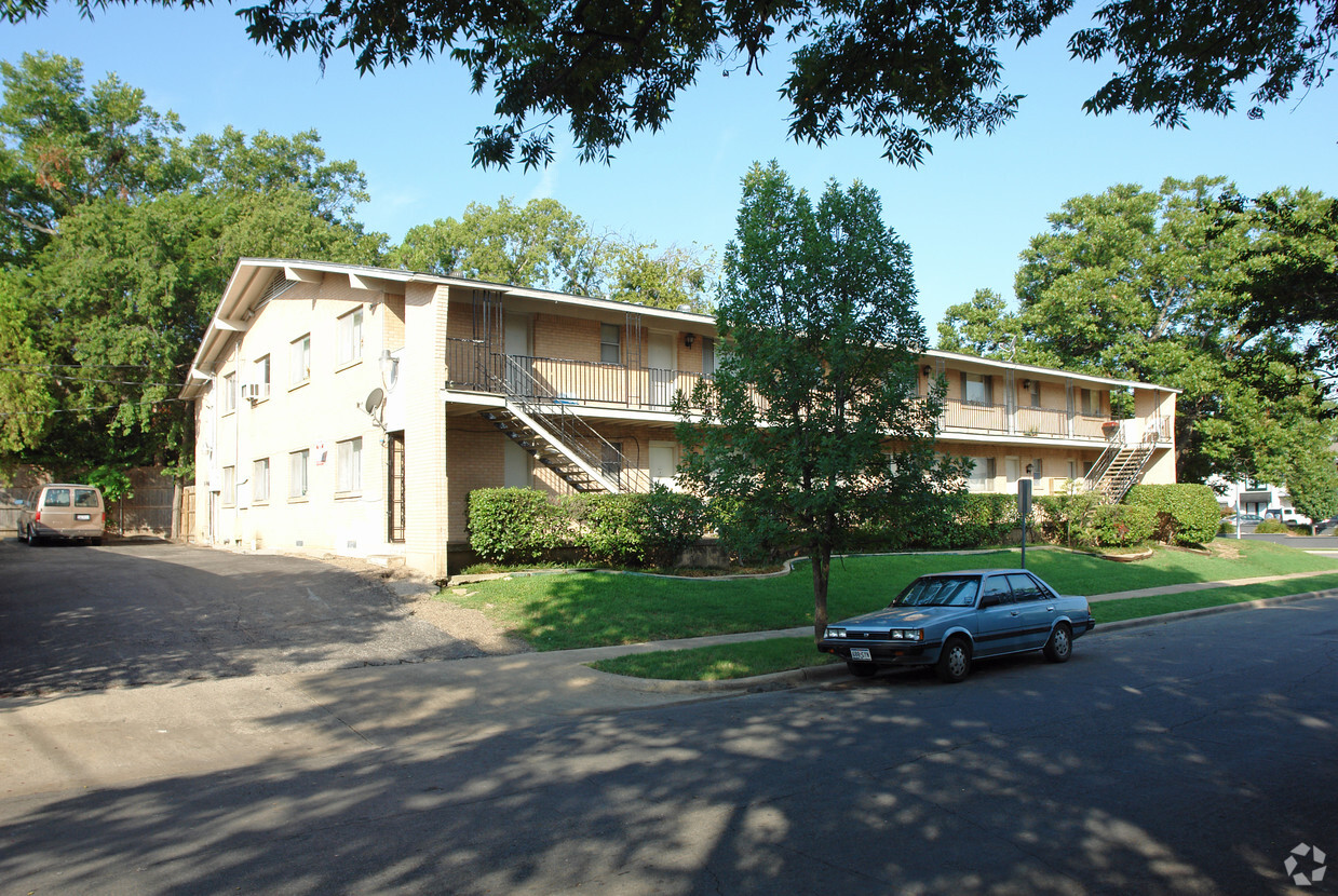 Building Photo - Lakewood Apartments