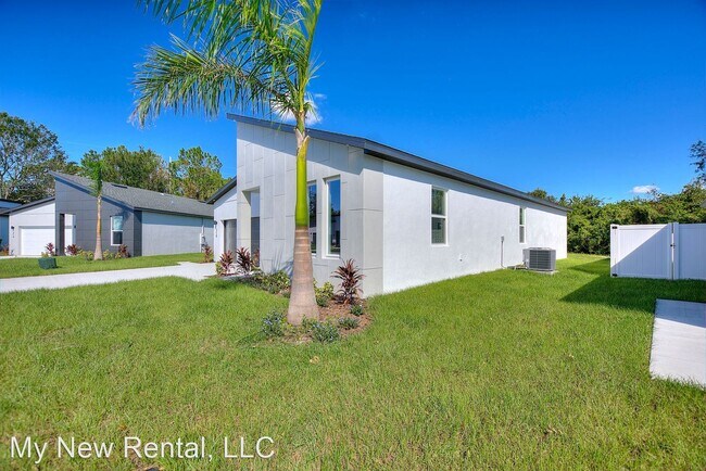 Building Photo - 4 br, 2 bath House - 318 Royal Palm Way