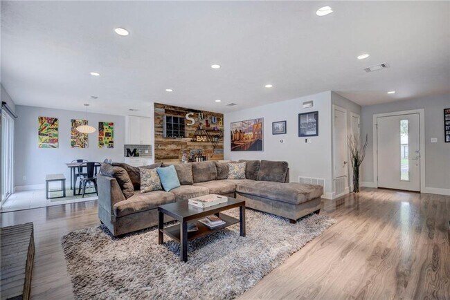 Building Photo - 3106 Jeanne Marie Ct