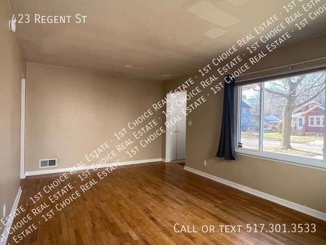 Building Photo - 3-BDR 1-BTH House + Office/Garage/Large Ya...