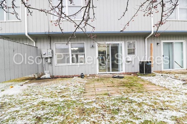 Building Photo - 6078 Delaware Dr