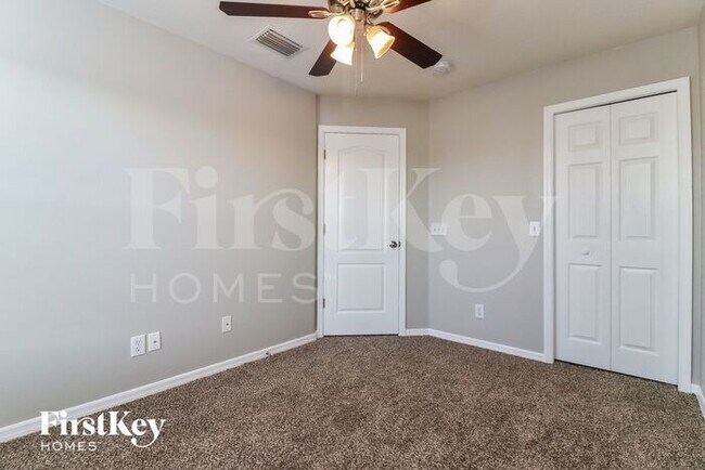Foto del edificio - 7948 Foxgrove Dr