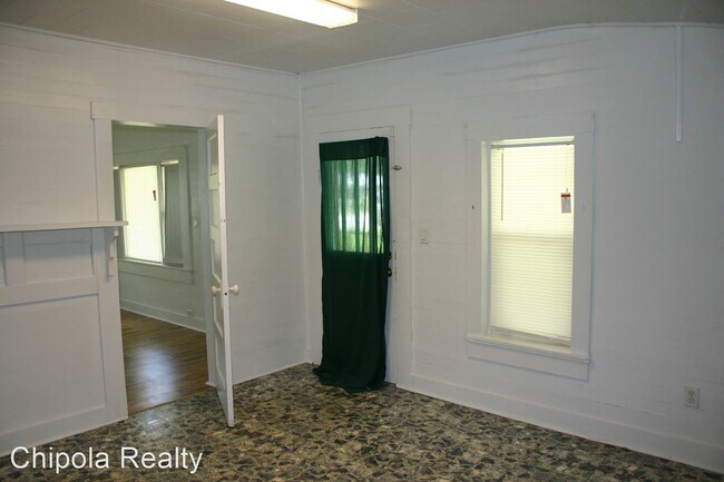 Building Photo - 2 br, 1 bath House - 1328 Brickyard Rd