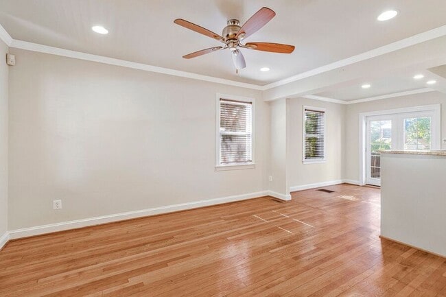 Foto del edificio - 1529 42nd St SE