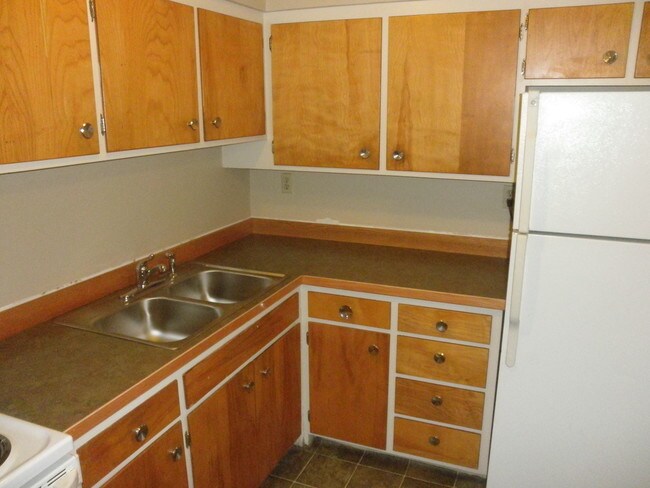 Building Photo - 2 bed 1 bath apartment in Coburg