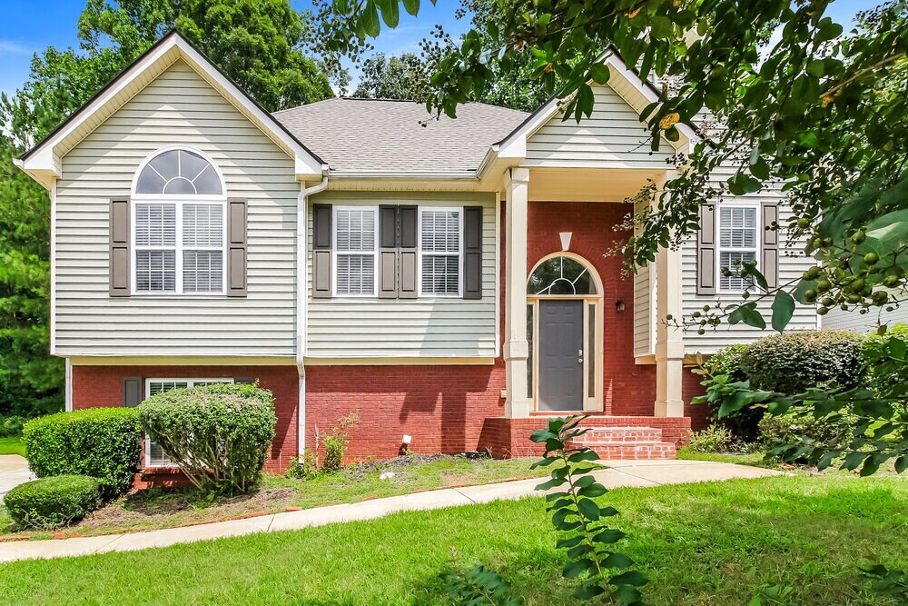 Primary Photo - 215 Trelawney Pl