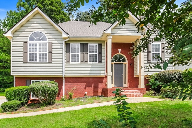 Building Photo - 215 Trelawney Pl