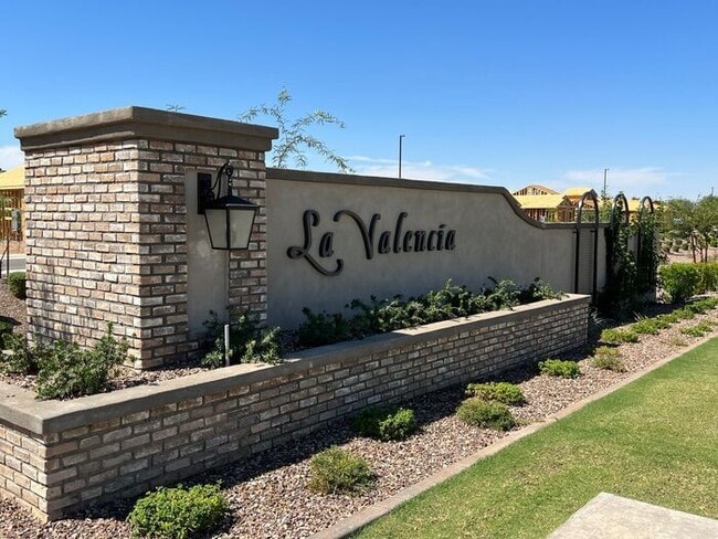 Foto del edificio - Executive Single-Story 4-Bedroom Rental with $50K+ Upgrades & Indoor-Outdoor Living in Chandler, AZ