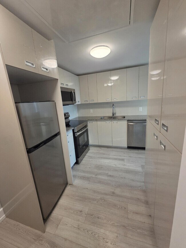 Cuisine II - 652 Princess St