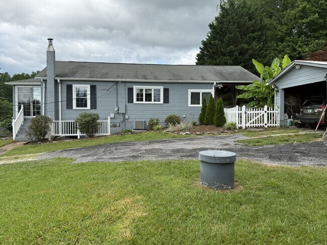 Foto del edificio - Adorable 2-Bedroom Cottage in Marion!